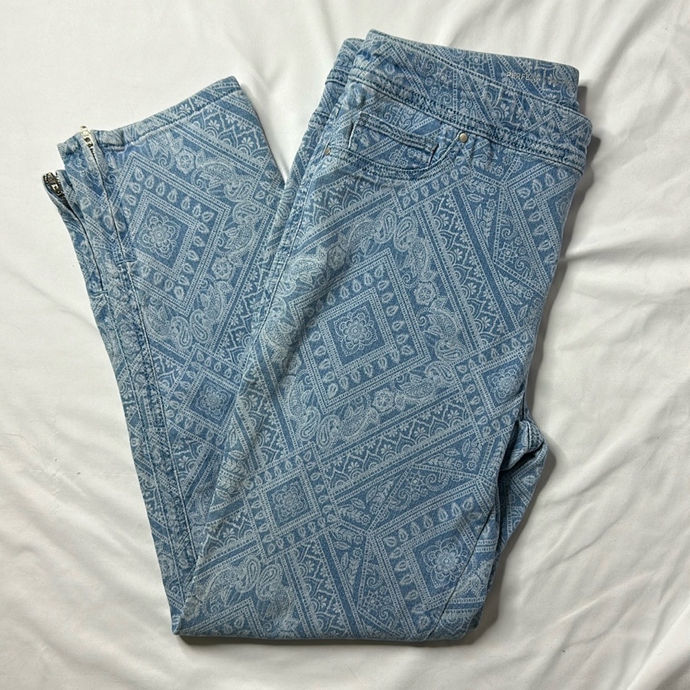 CHICOS | Perfect Stretch Girlfriend Slim Leg Zippered Ankle Size 0.5